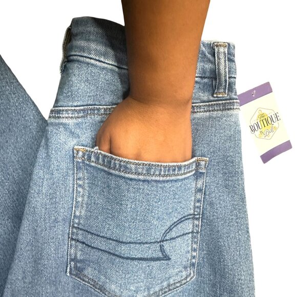 AEO Curvy Mom Jeans Womens 10 Regular Lt Wash Classic Minimal Preppy Normcore - Picture 5 of 16